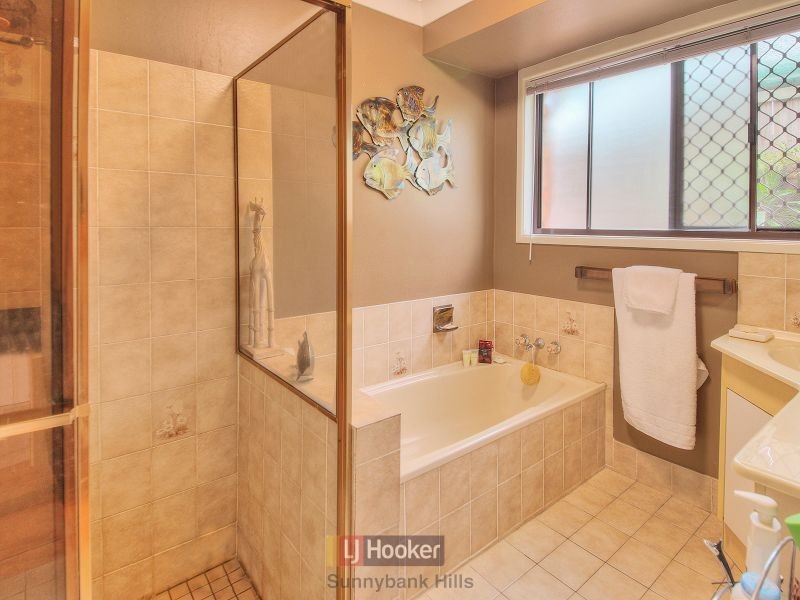 3 Coomera Court, Runcorn QLD 4113