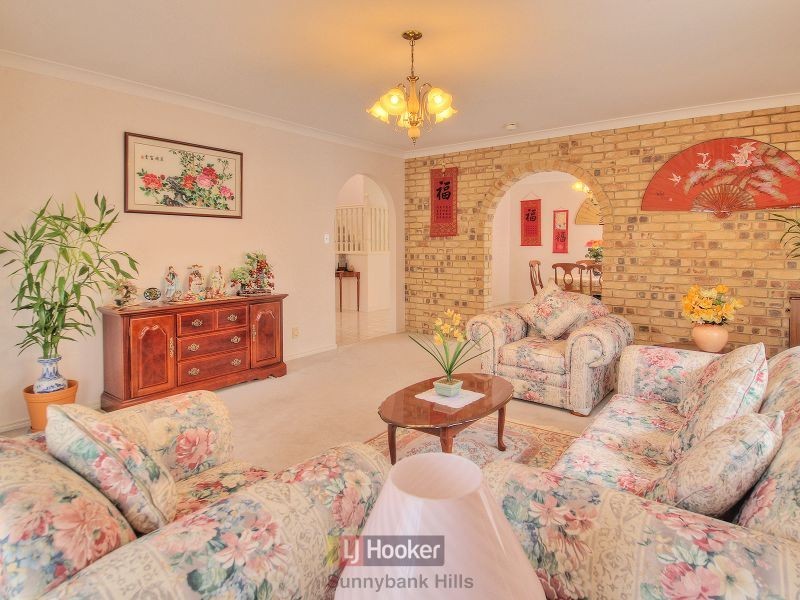 37 Poinciana Crescent, Stretton QLD 4116