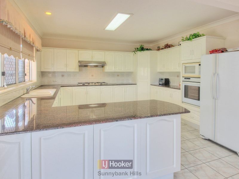 37 Poinciana Crescent, Stretton QLD 4116