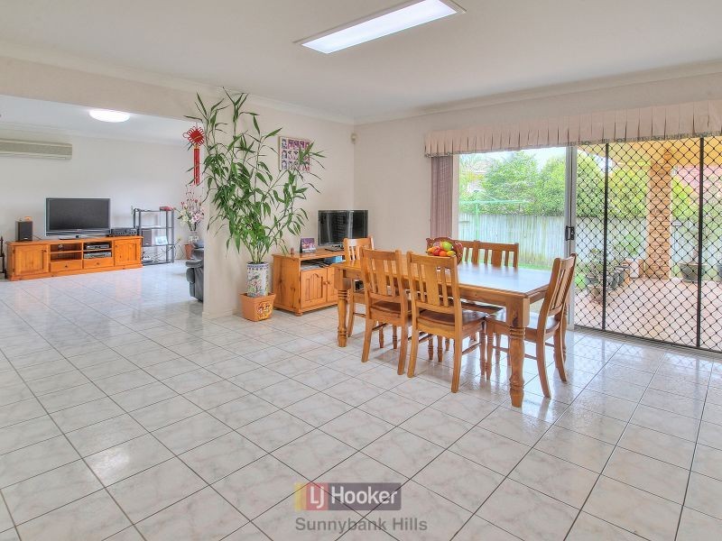 37 Poinciana Crescent, Stretton QLD 4116