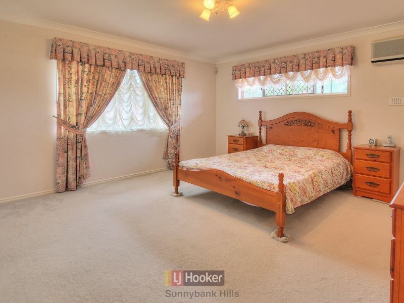 37 Poinciana Crescent, Stretton QLD 4116