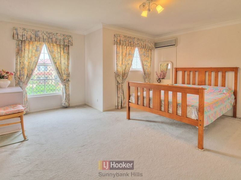 37 Poinciana Crescent, Stretton QLD 4116