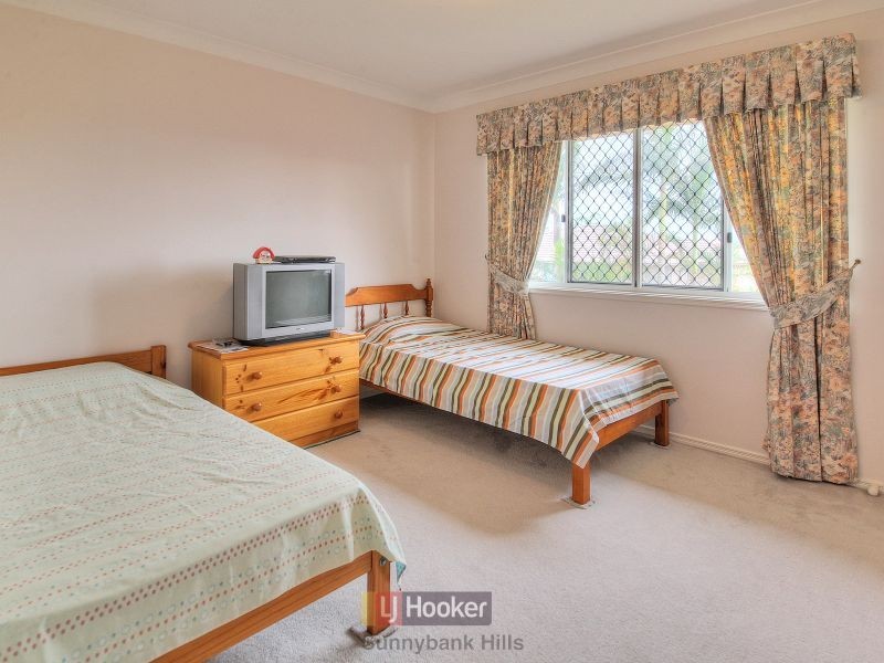 37 Poinciana Crescent, Stretton QLD 4116