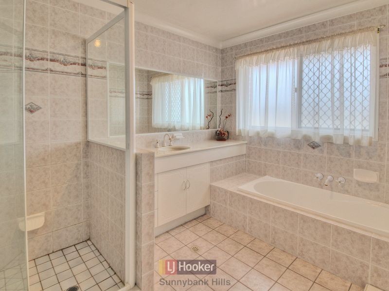 37 Poinciana Crescent, Stretton QLD 4116