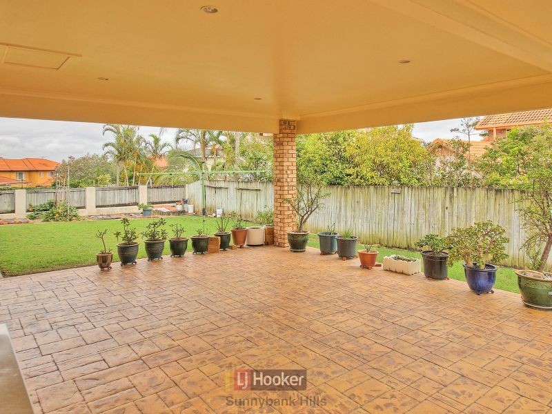 37 Poinciana Crescent, Stretton QLD 4116