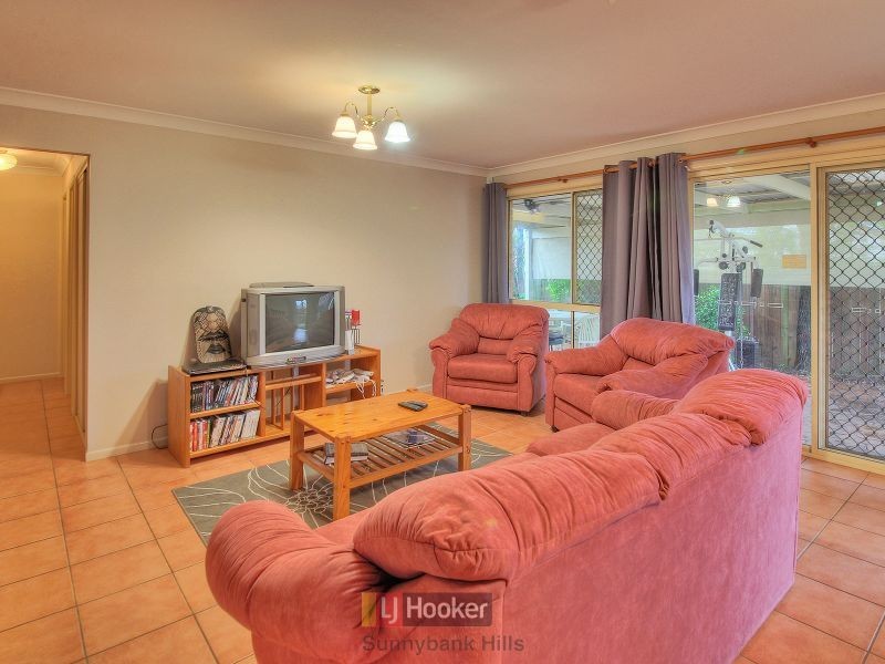 26 Macknish Crescent, Coopers Plains QLD 4108