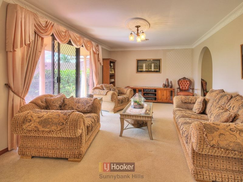 4 Pineneedle Place, Sunnybank Hills QLD 4109