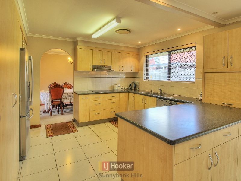 4 Pineneedle Place, Sunnybank Hills QLD 4109