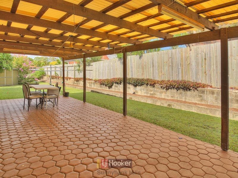 4 Pineneedle Place, Sunnybank Hills QLD 4109