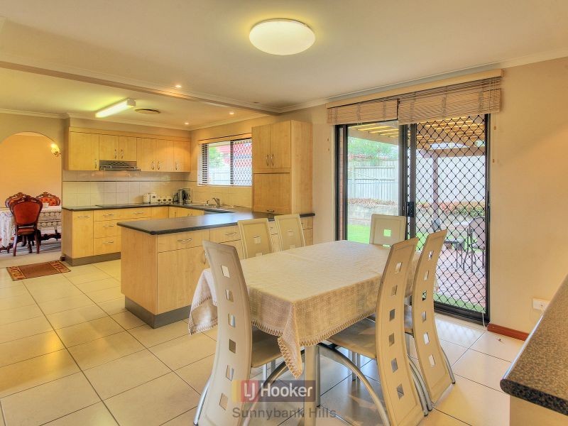 4 Pineneedle Place, Sunnybank Hills QLD 4109