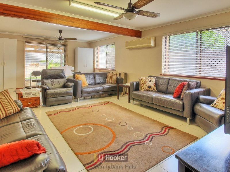 4 Pineneedle Place, Sunnybank Hills QLD 4109