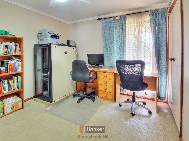 4 Pineneedle Place, Sunnybank Hills QLD 4109