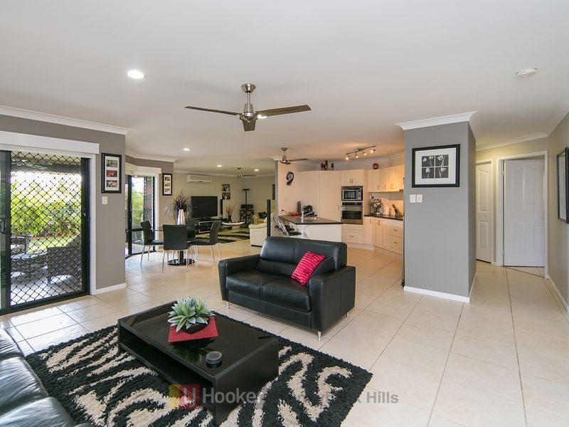 12 Finke Close, Parkinson QLD 4115