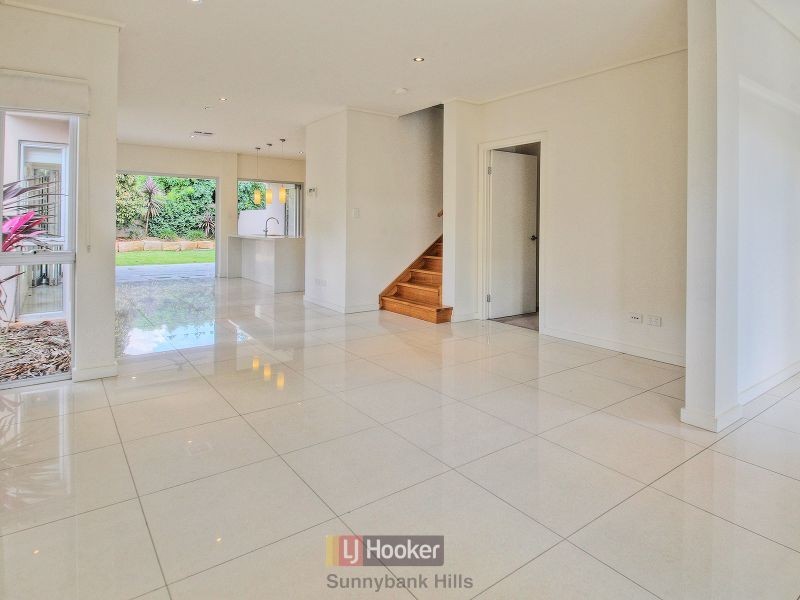 2/16 Adios Close, Sunnybank Hills QLD 4109