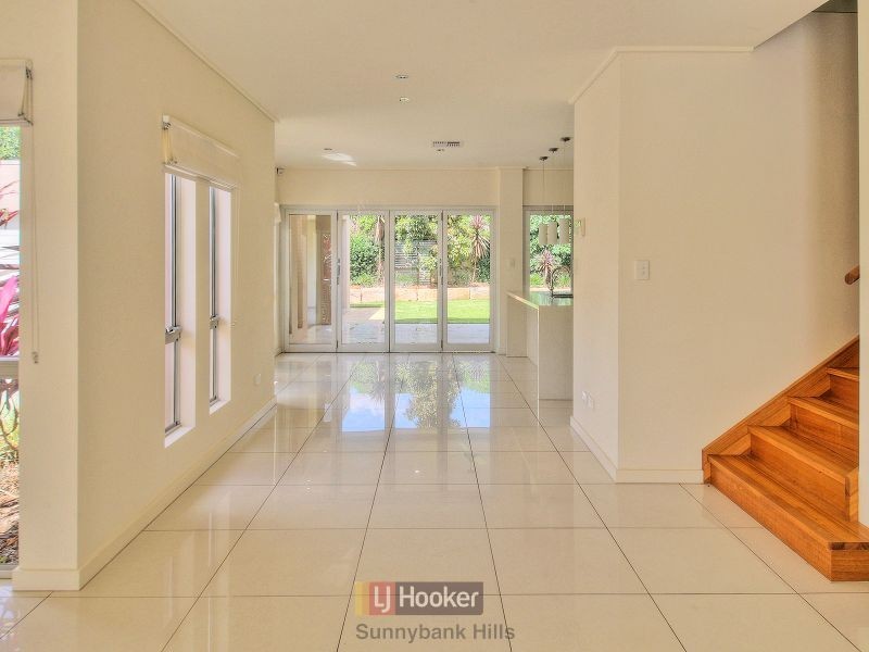 2/16 Adios Close, Sunnybank Hills QLD 4109