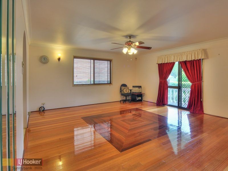 21 Bacchus Street, Robertson QLD 4109