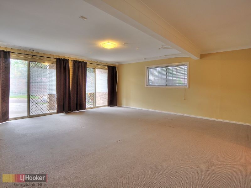 21 Bacchus Street, Robertson QLD 4109