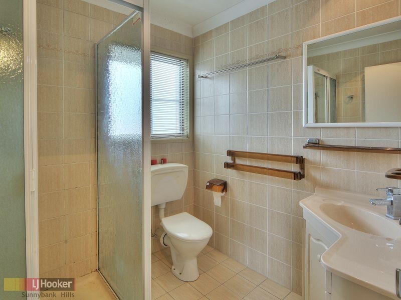 21 Bacchus Street, Robertson QLD 4109