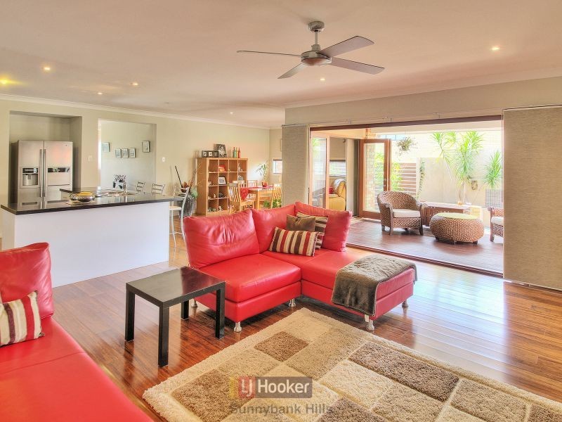 17 Larapinta Circuit, Parkinson QLD 4115