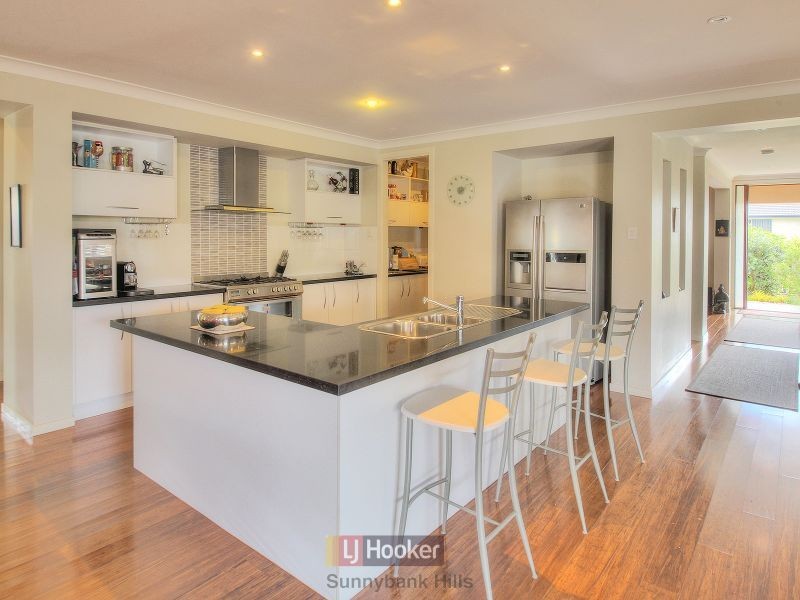 17 Larapinta Circuit, Parkinson QLD 4115