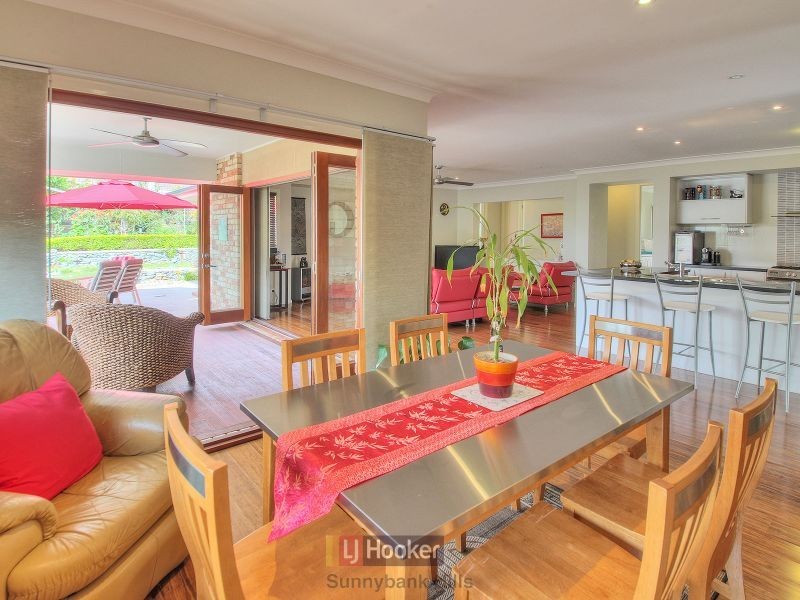 17 Larapinta Circuit, Parkinson QLD 4115