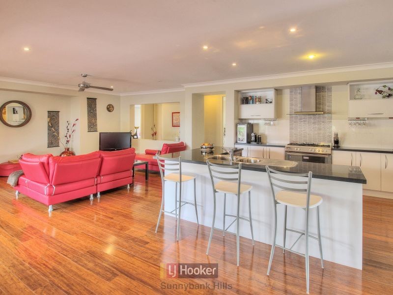 17 Larapinta Circuit, Parkinson QLD 4115