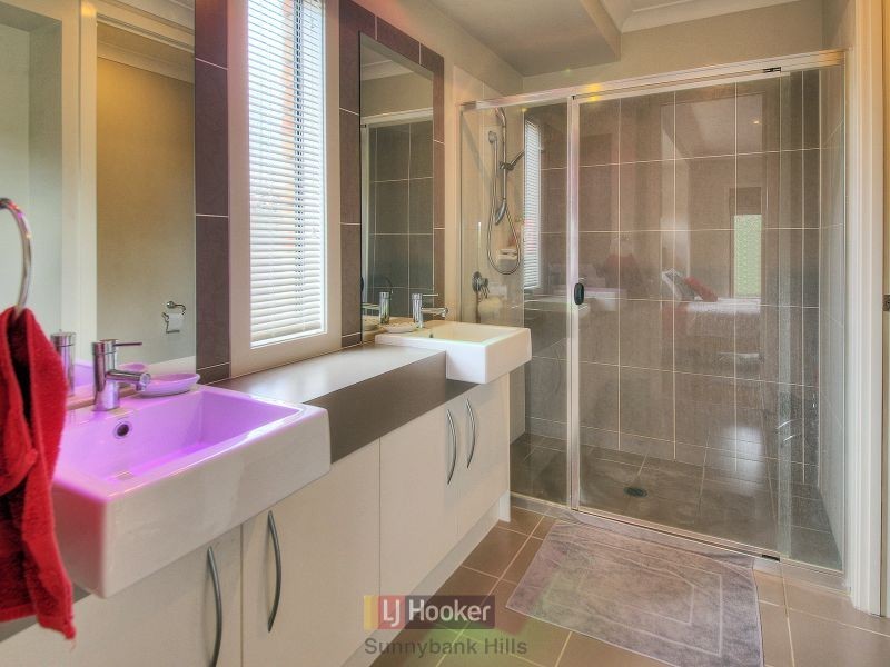 17 Larapinta Circuit, Parkinson QLD 4115