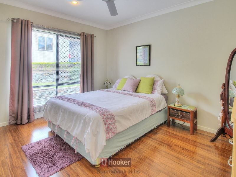 17 Larapinta Circuit, Parkinson QLD 4115