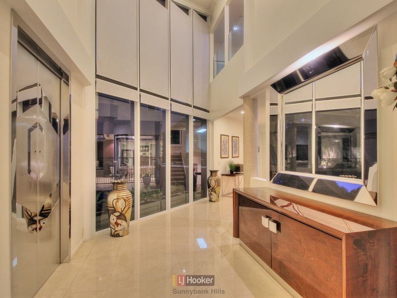 2 Wills Place, Macgregor QLD 4109