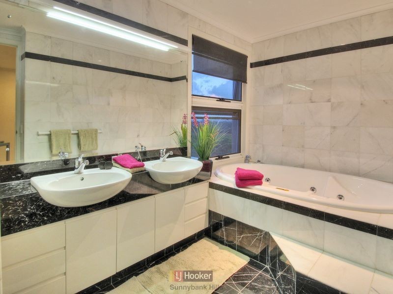 2 Wills Place, Macgregor QLD 4109