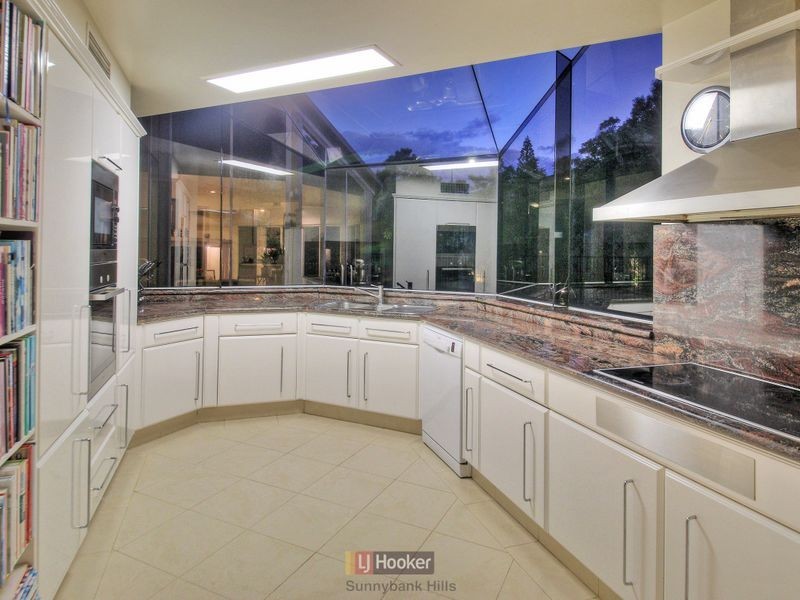 2 Wills Place, Macgregor QLD 4109