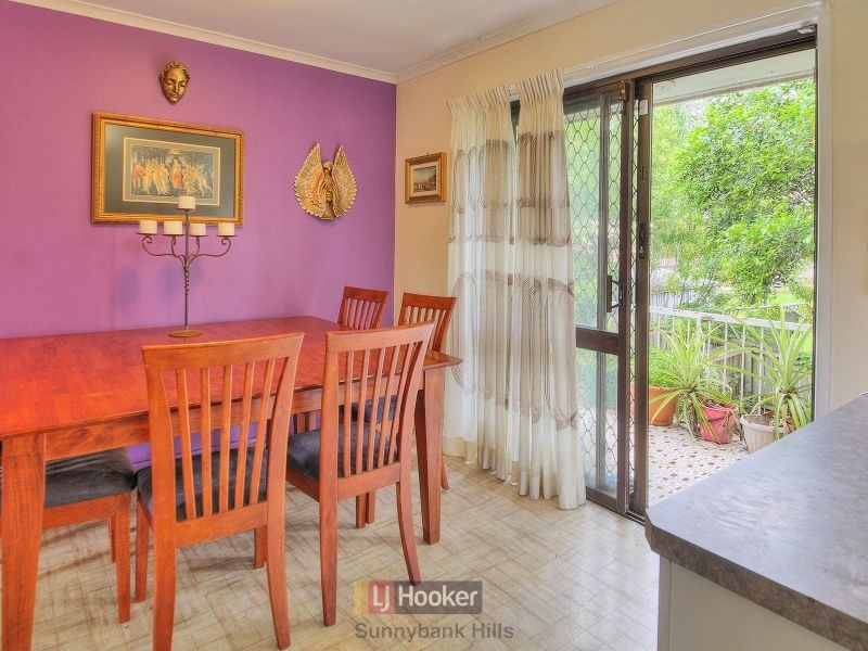 2 Warrington Street, Robertson QLD 4109