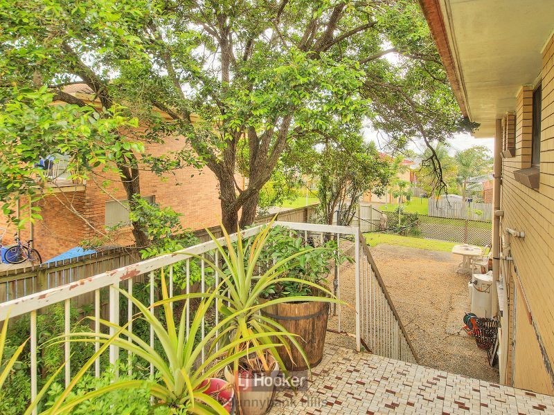 2 Warrington Street, Robertson QLD 4109