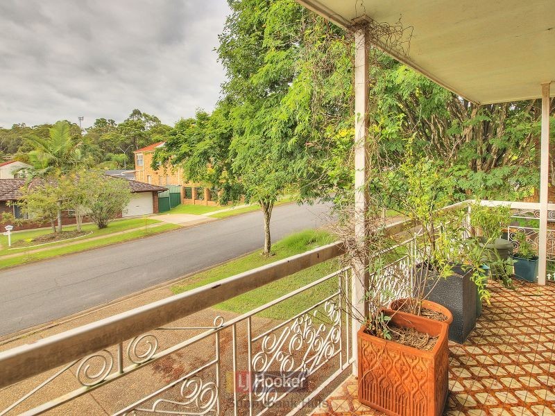 2 Warrington Street, Robertson QLD 4109
