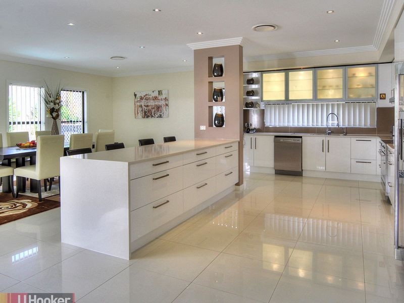 30 Walker Circuit, Eight Mile Plains QLD 4113