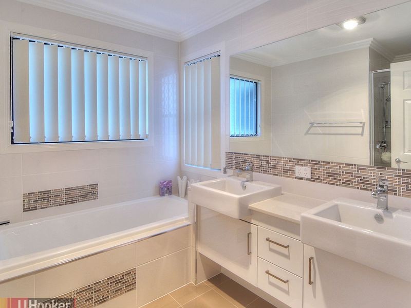 30 Walker Circuit, Eight Mile Plains QLD 4113