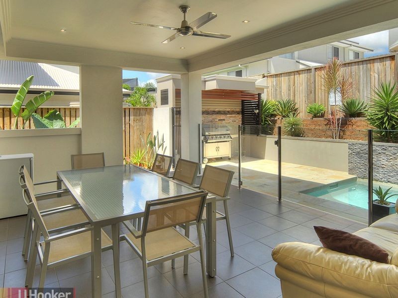 30 Walker Circuit, Eight Mile Plains QLD 4113