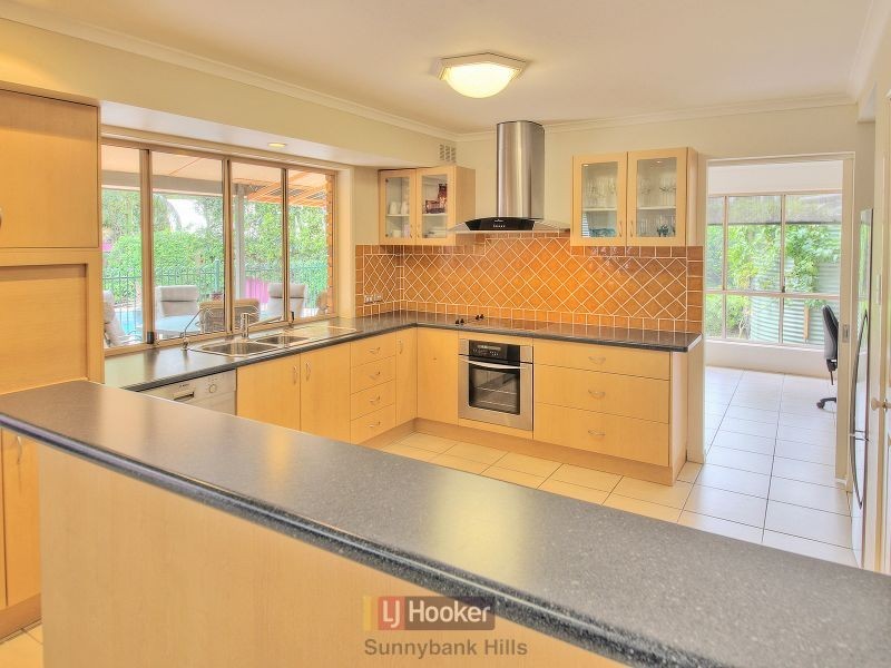 10 Cottonwood Crescent, Calamvale QLD 4116