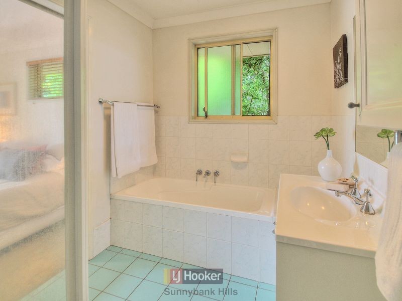 17 Stirling Street, Sunnybank Hills QLD 4109