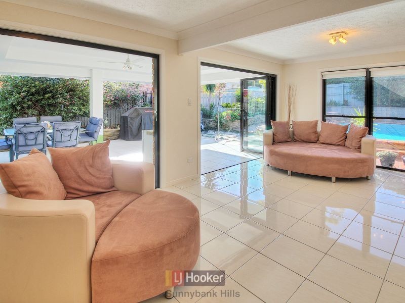 12 Coolidge Court, Stretton QLD 4116