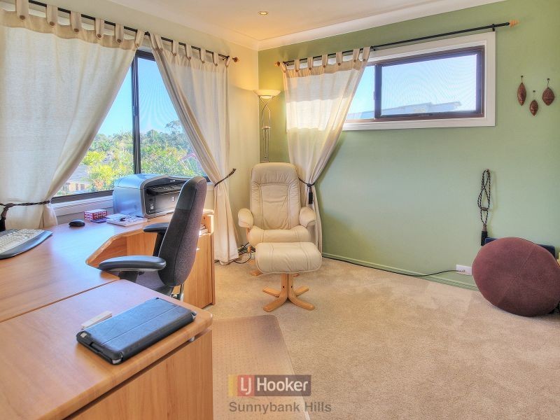 12 Coolidge Court, Stretton QLD 4116