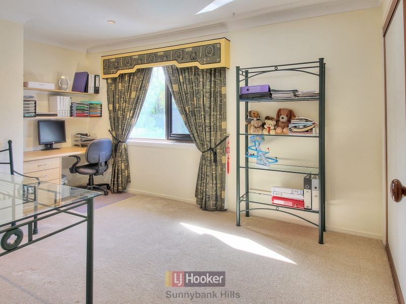 12 Coolidge Court, Stretton QLD 4116