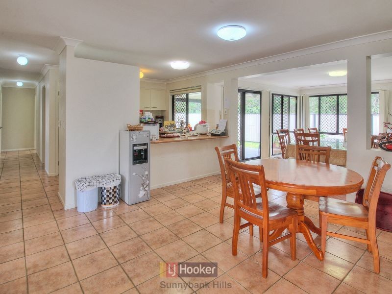 6 Dance Crescent, Eight Mile Plains QLD 4113