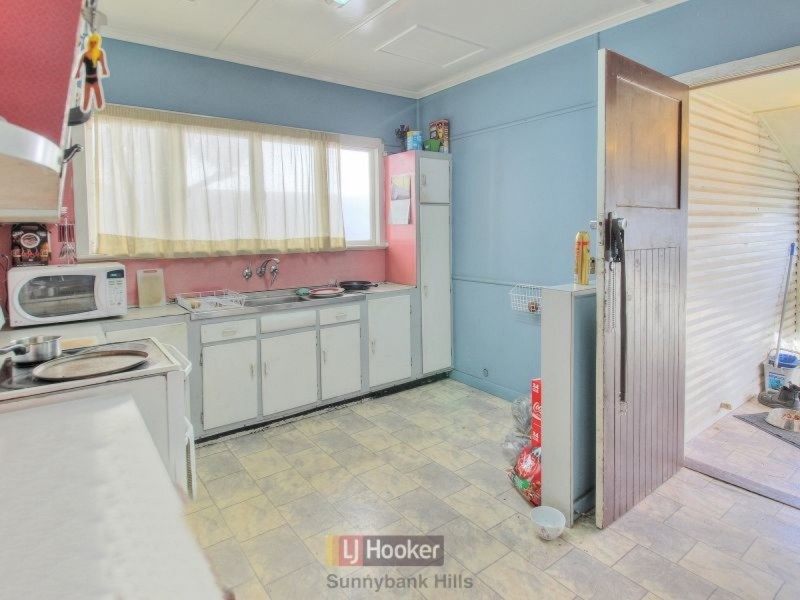 41 Weaver Street, Coopers Plains QLD 4108