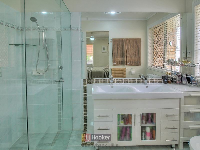 10 Bougainvillea Street, Calamvale QLD 4116