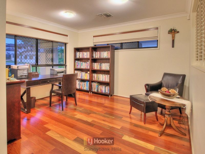 20 Azzure Street, Eight Mile Plains QLD 4113