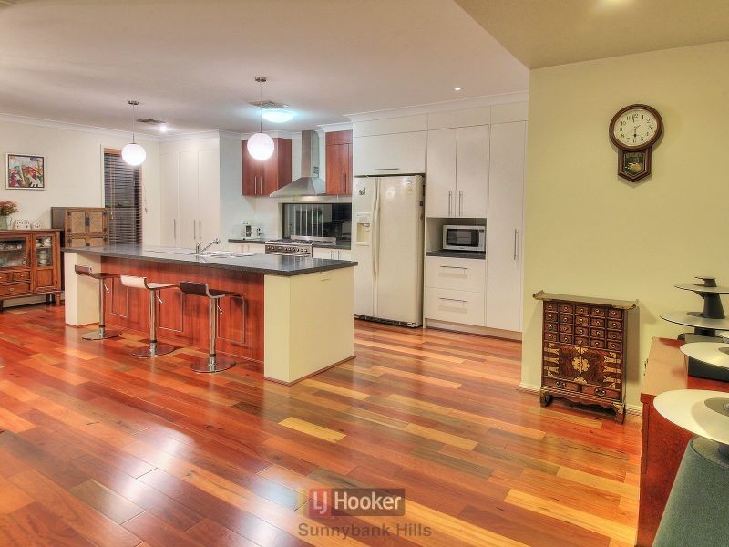 20 Azzure Street, Eight Mile Plains QLD 4113