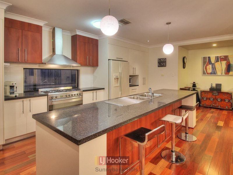 20 Azzure Street, Eight Mile Plains QLD 4113