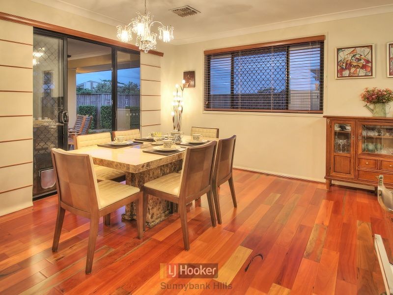 20 Azzure Street, Eight Mile Plains QLD 4113