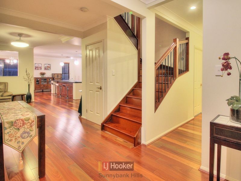 20 Azzure Street, Eight Mile Plains QLD 4113